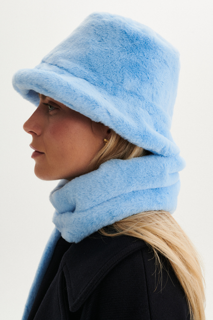 KAPELUSZ FLUFFY BŁĘKITNY