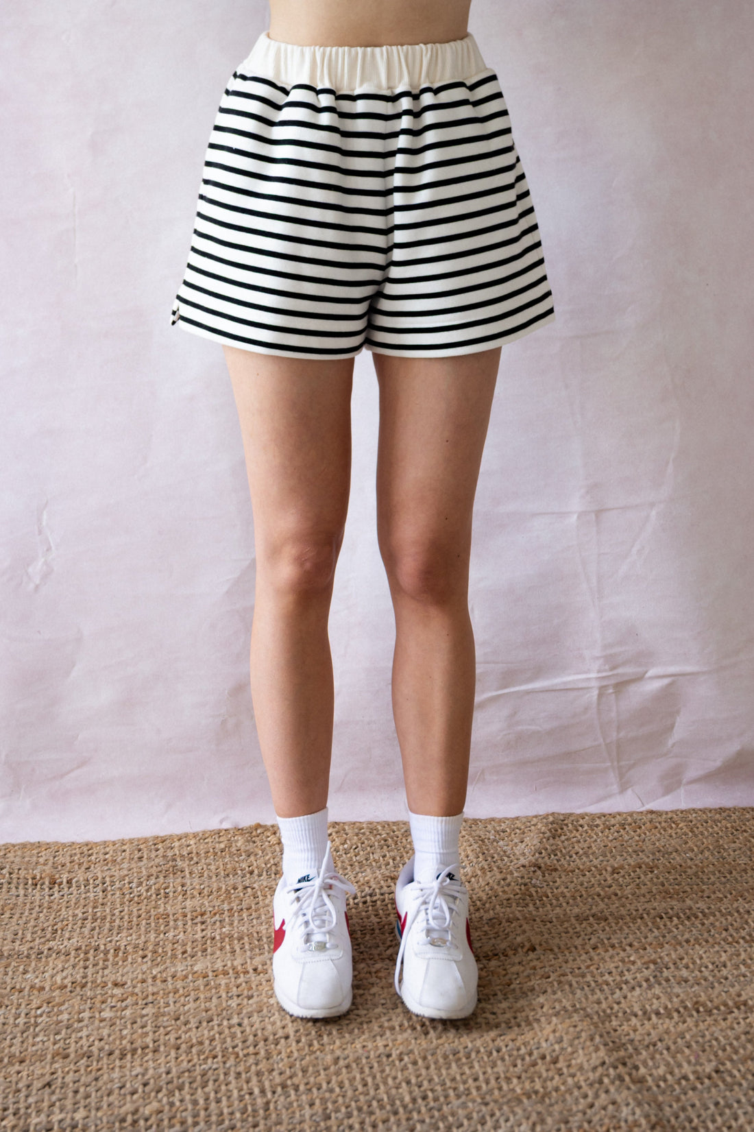 SZORTY CHIARA STRIPED KREMOWE
