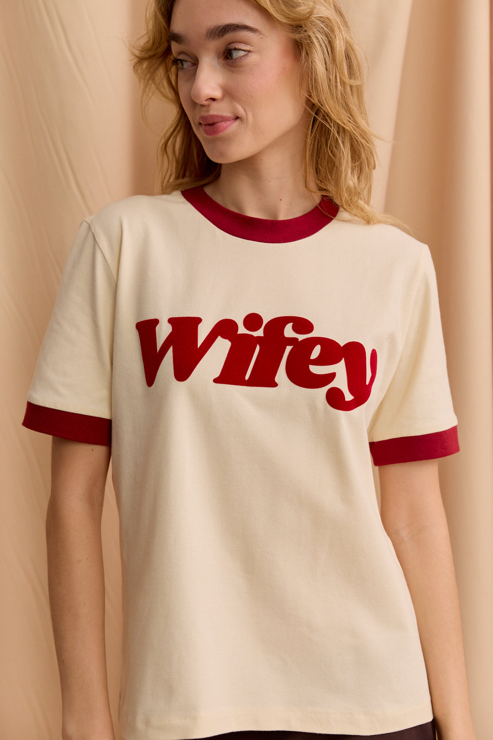 T-SHIRT WIFEY BORDO