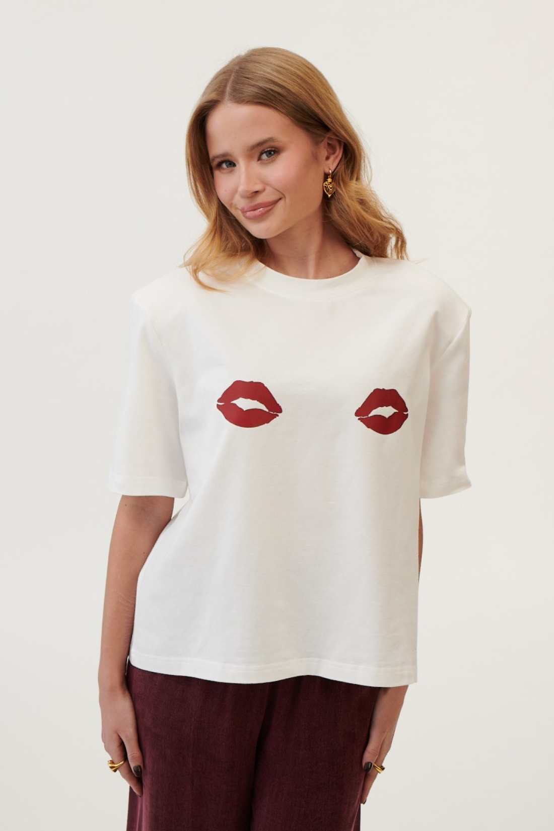 T-SHIRT FIRST KISS BIAŁY