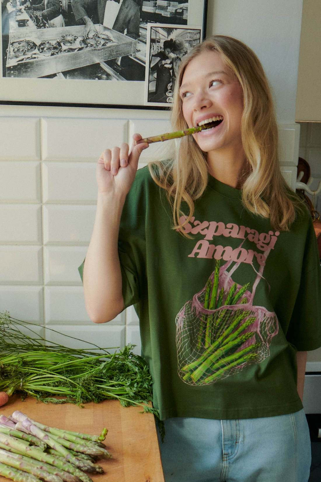 T-SHIRT SZPARAGI AMORE OLIWKOWY