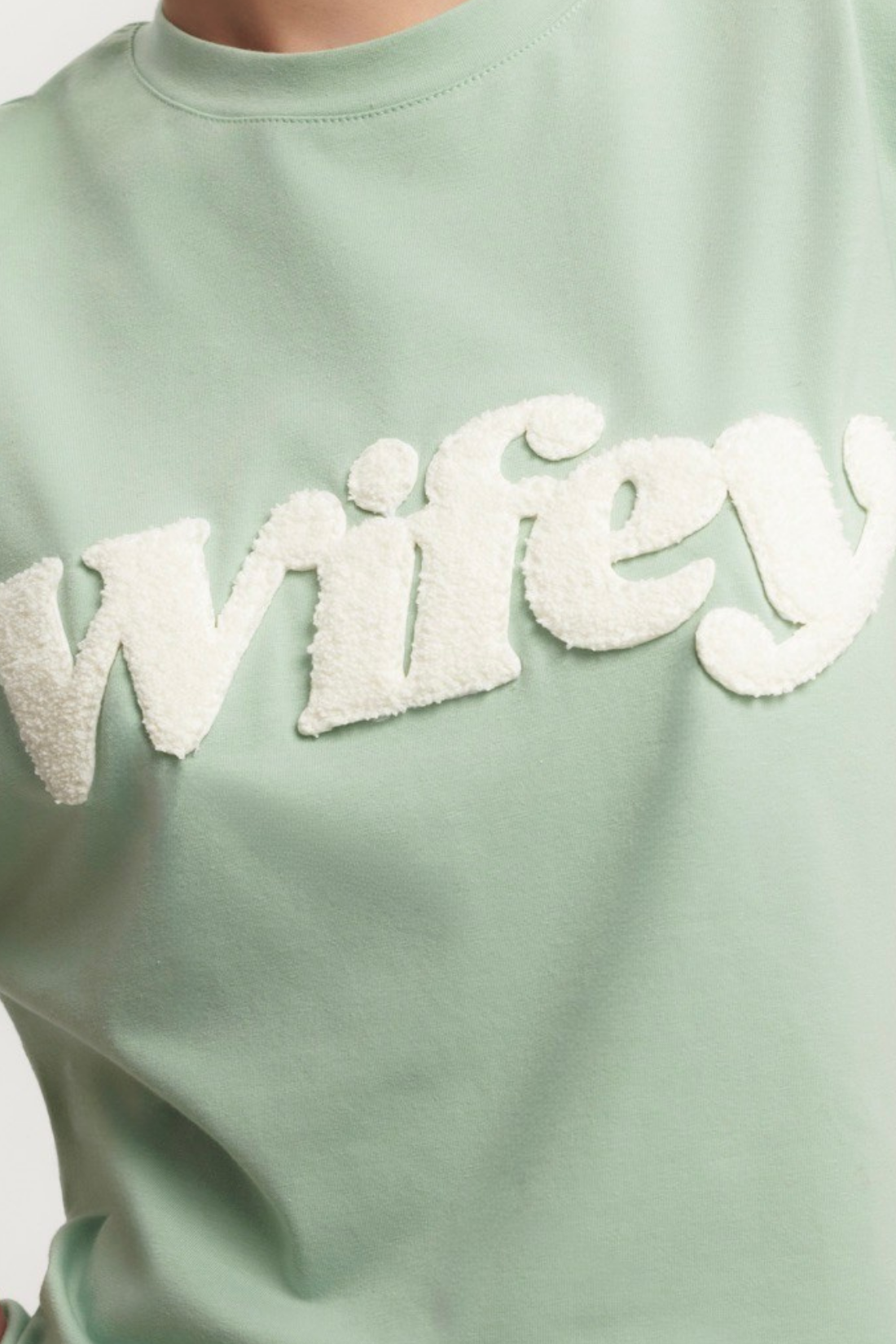 T-SHIRT WIFEY MIĘTOWY