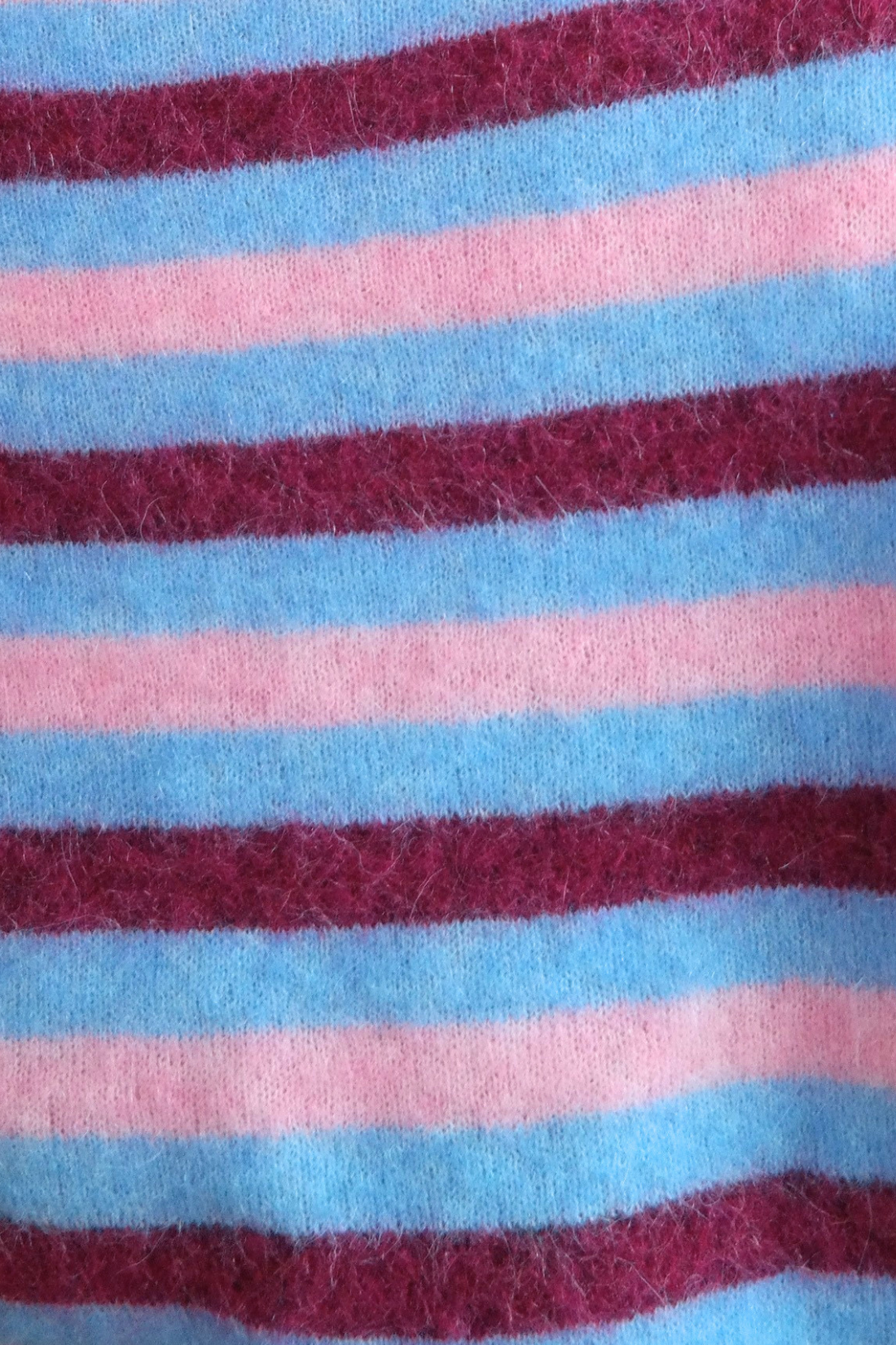 SWETER SUGAR MOHEROWY W PASKI