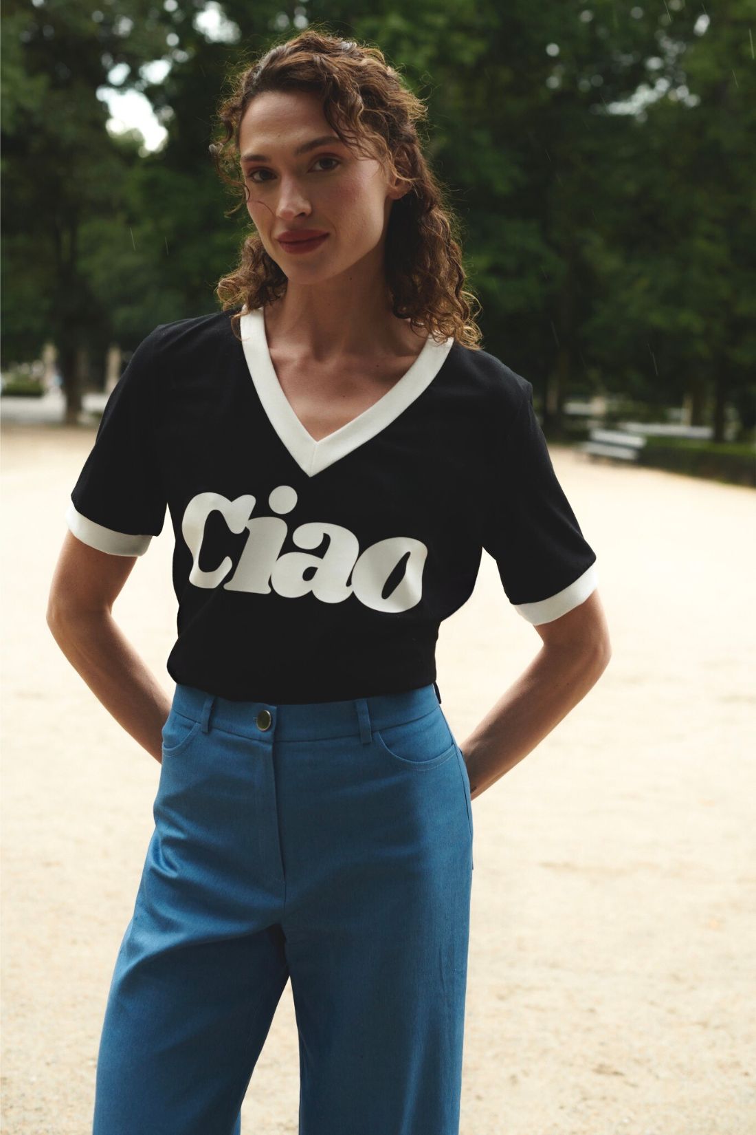 T-SHIRT CIAO V-NECK BLACK