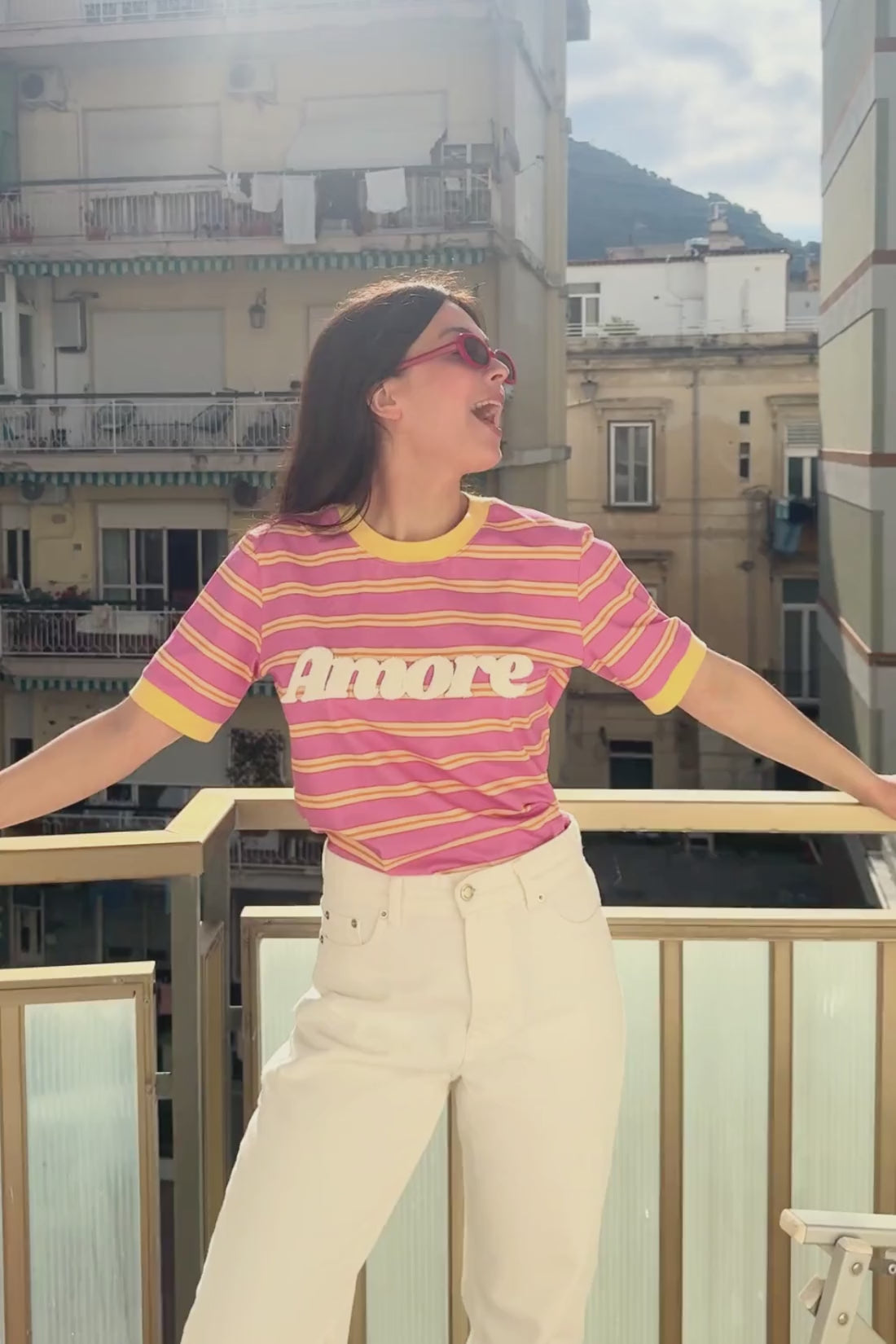 T-SHIRT AMORE W PASKI