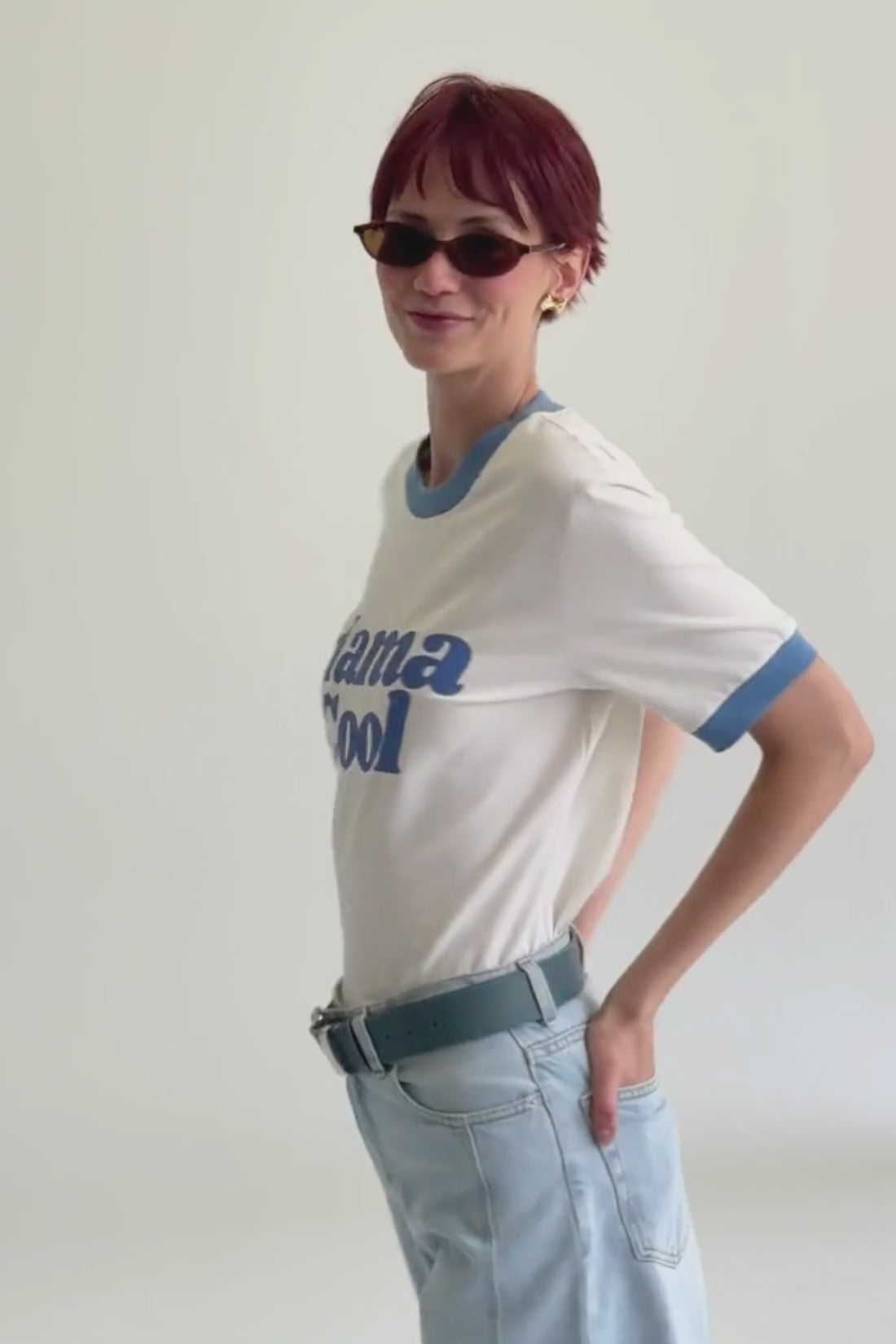 T-SHIRT MAMA COOL ŚMIETANKOWY