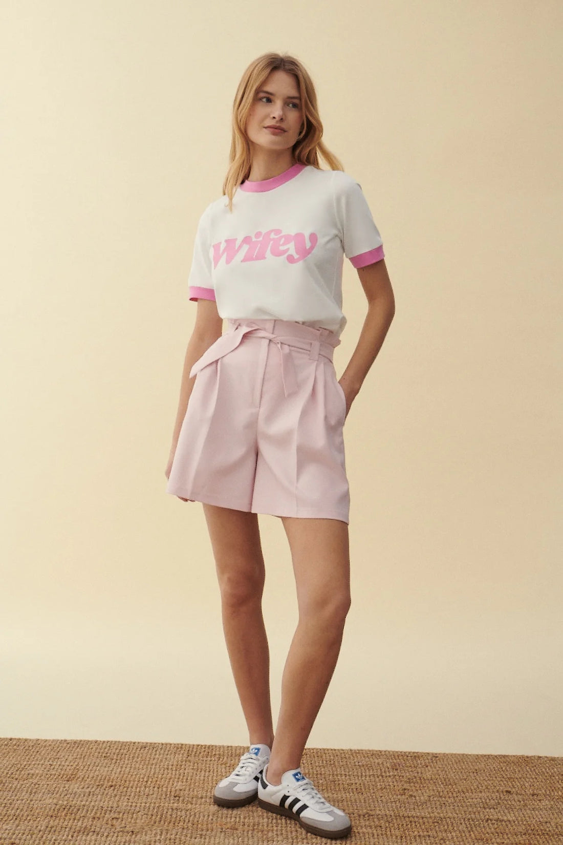 T-SHIRT WIFEY PINK