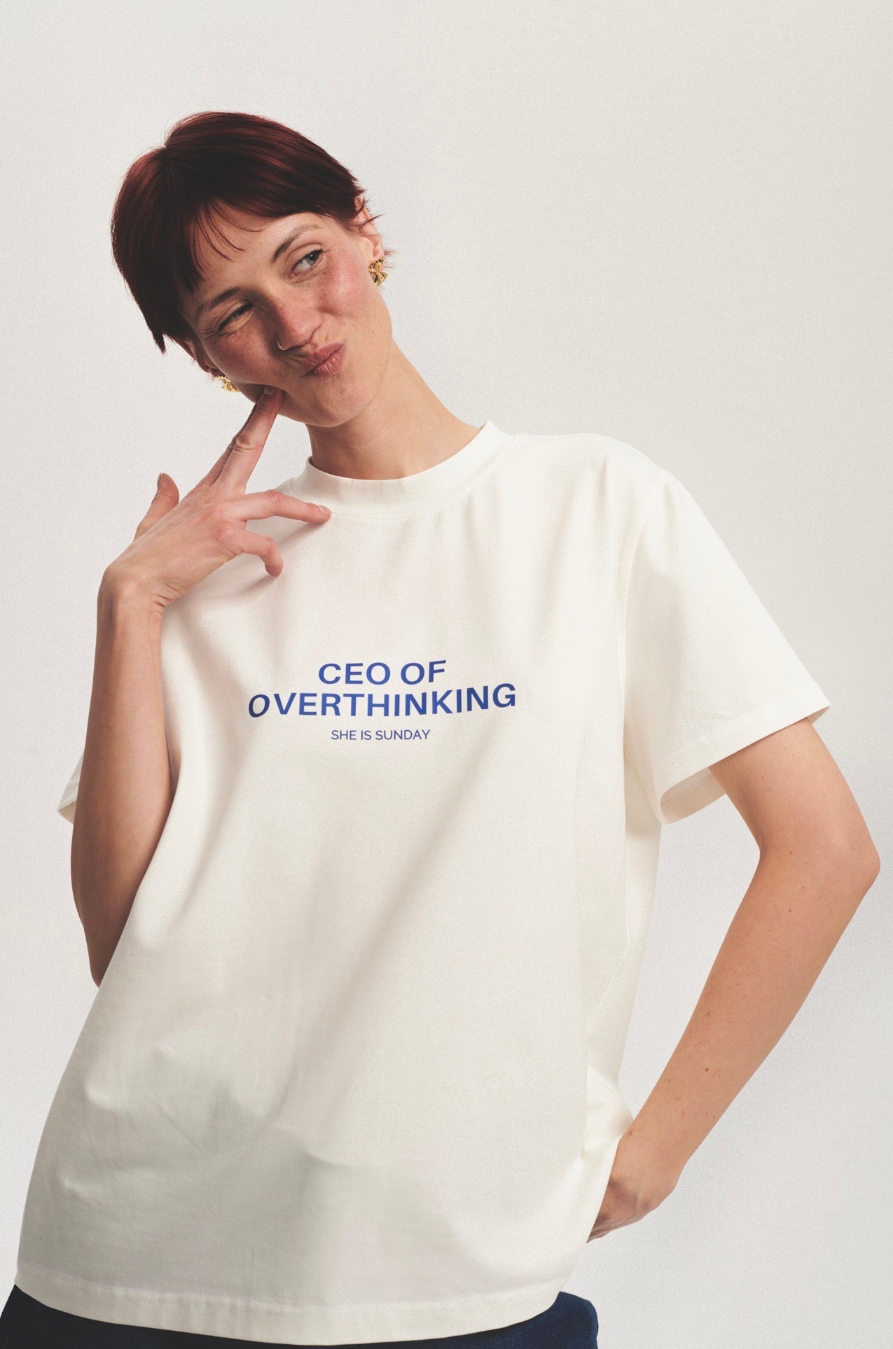 T-SHIRT CEO OF OVERTHINKING ECRU